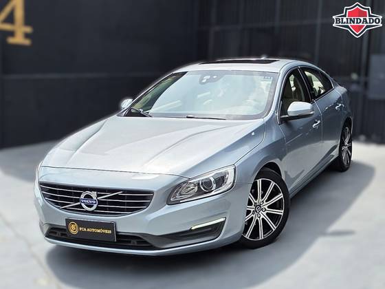 VOLVO S60 2.0 T5 MOMENTUM 16V TURBO GASOLINA 4P AUTOMÁTICO VOLVO S60 2.0 T5 MOMENTUM 16V TURBO GASOLINA 4P AUTOMÁTICO